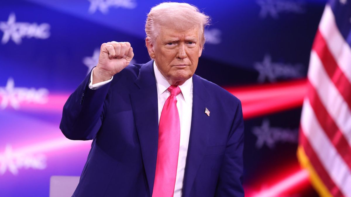 Trump kontra Hollywood: 100% cła na zagraniczne filmy. Netflix i Disney na minusie 1 Trump i 100% cła na zagraniczne filmy