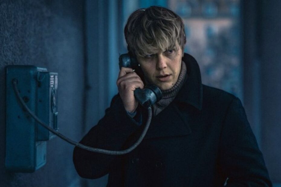 Doppelgänger. Sobowtór główna postać jakub gierszał rozmawia przez telefon