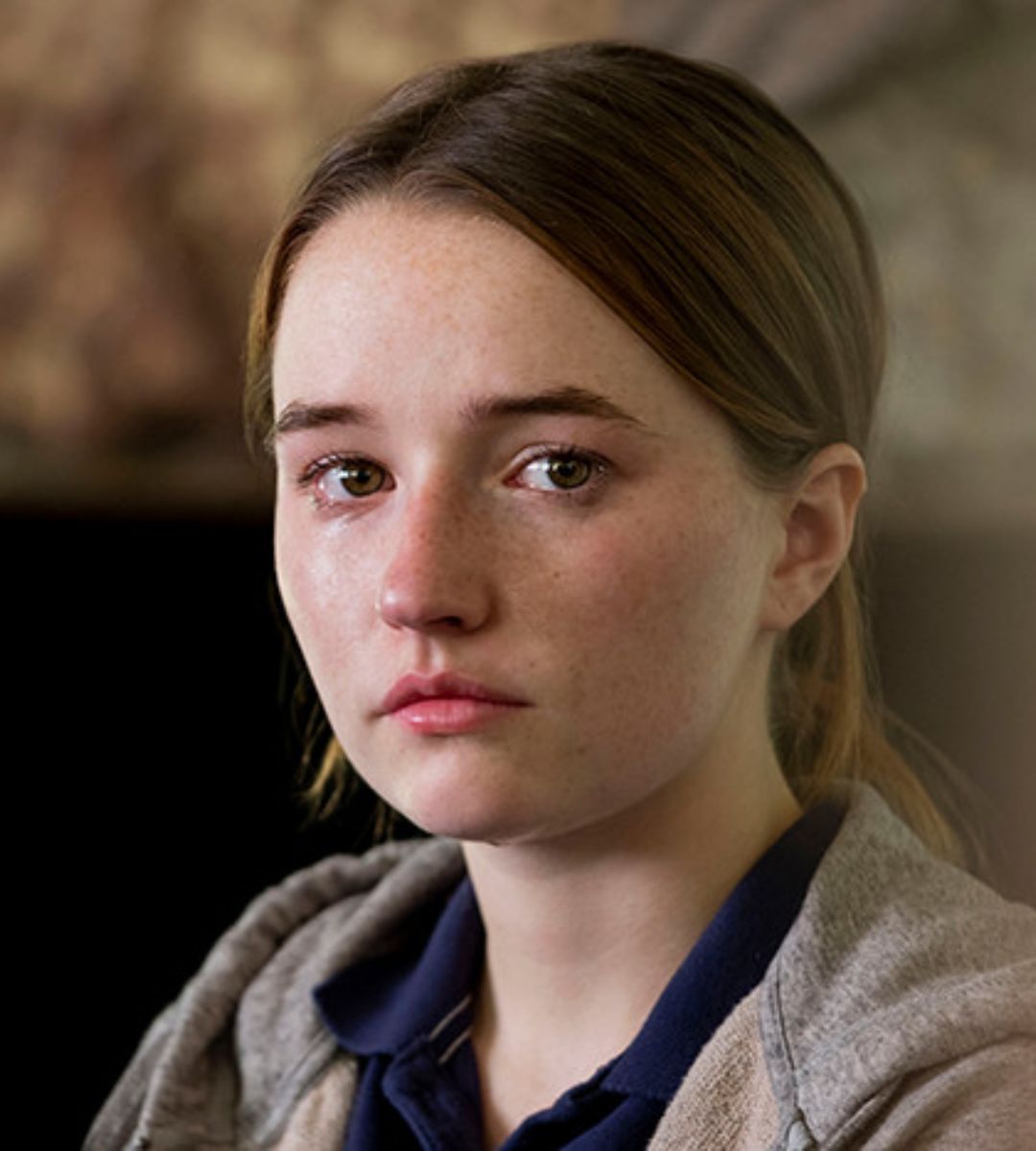 Najlepsze dramaty na Netflixie. kobieta ze łzami w oczach