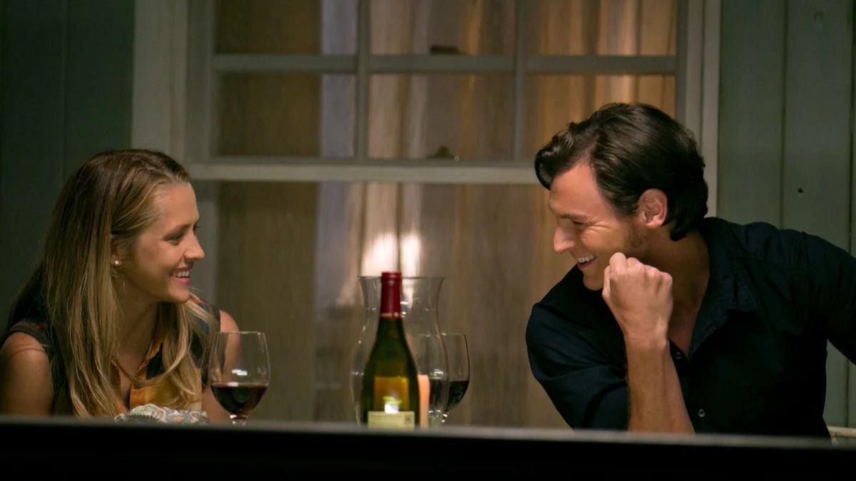 the choice netflix para rozmawia przy winie