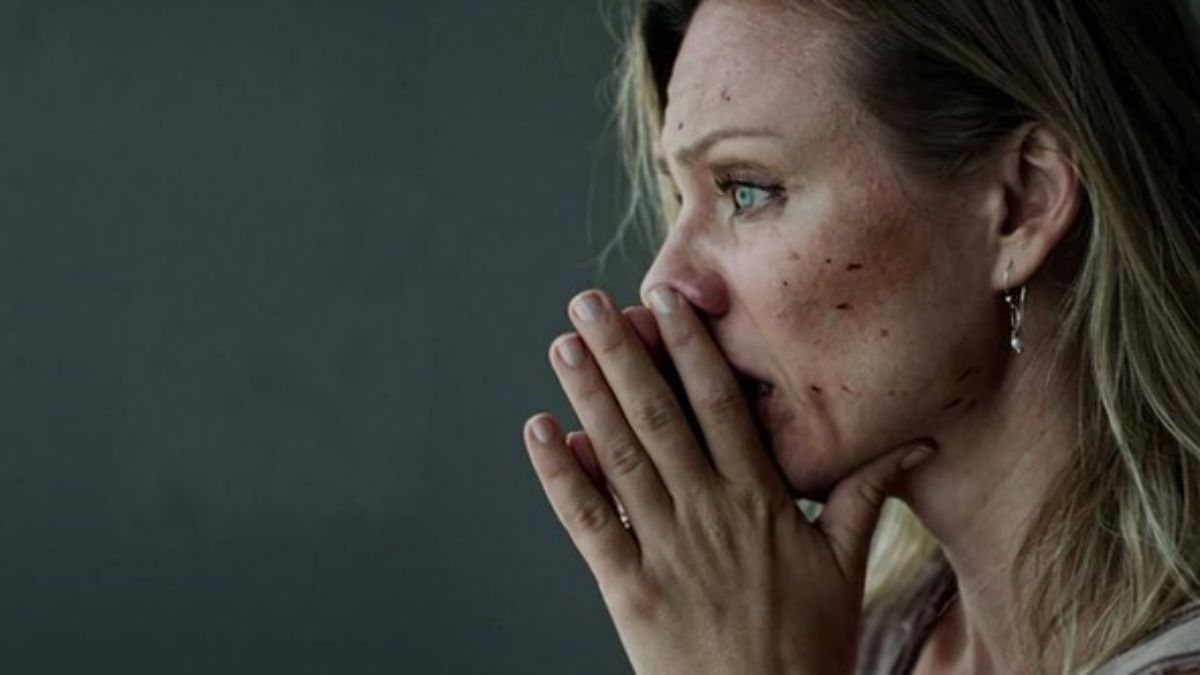 zachowaj spokój netflix. przerażona kobieta