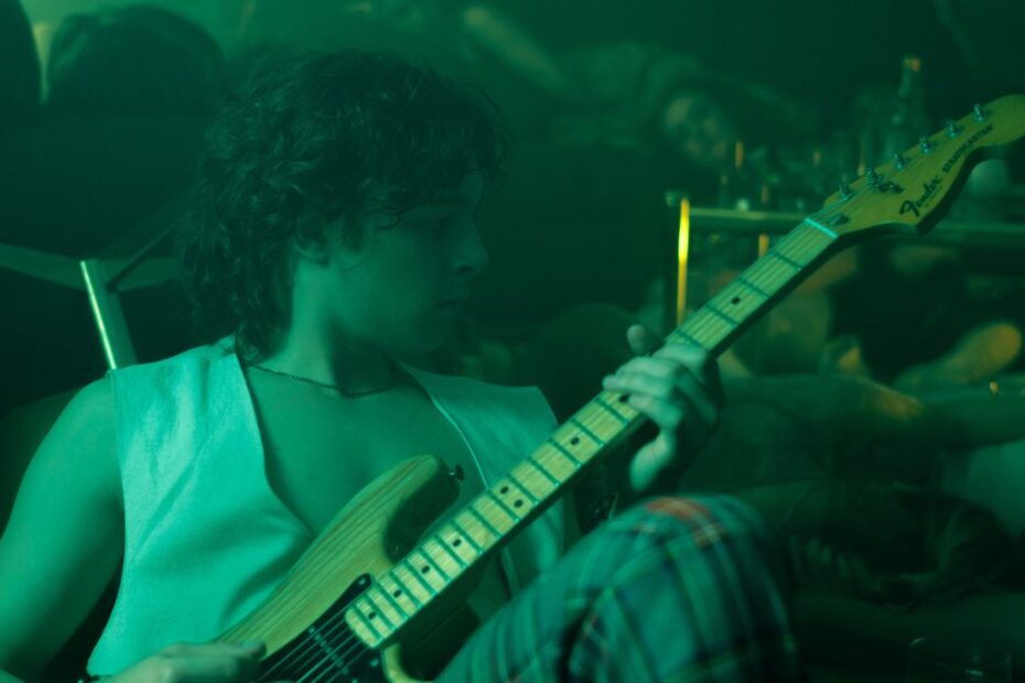 mniej obcy lady pank jan borysewicz netflix główny bohater