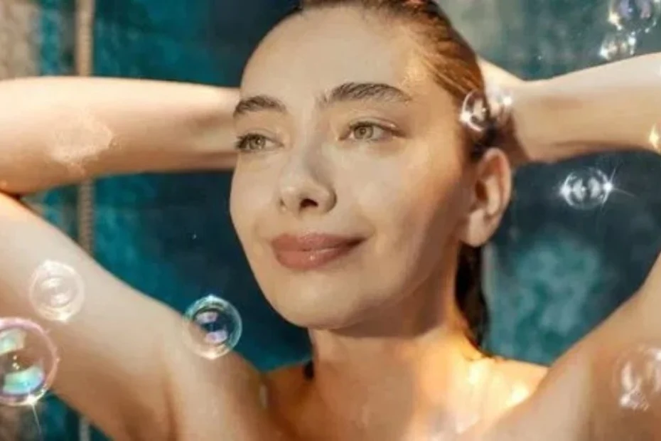 "Och Belinda" to turecki film na Netflixie, który łączy komedię, dramat i odrobinę surrealistycznej magii. Z gwiazdą serialu "Wieczna miłość".