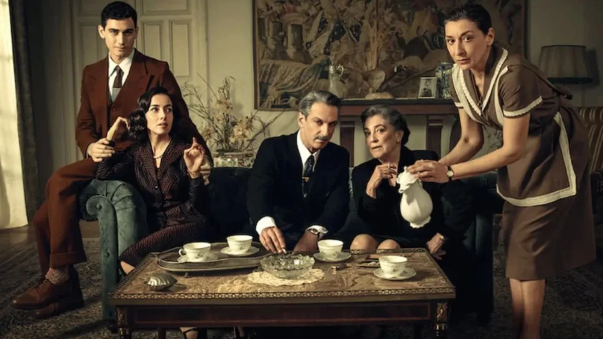 Ktoś musi umrzeć: hiszpańska miniserial „ukryta” na Netflixie przenosi nas do frankistowskiej Hiszpanii lat 50.