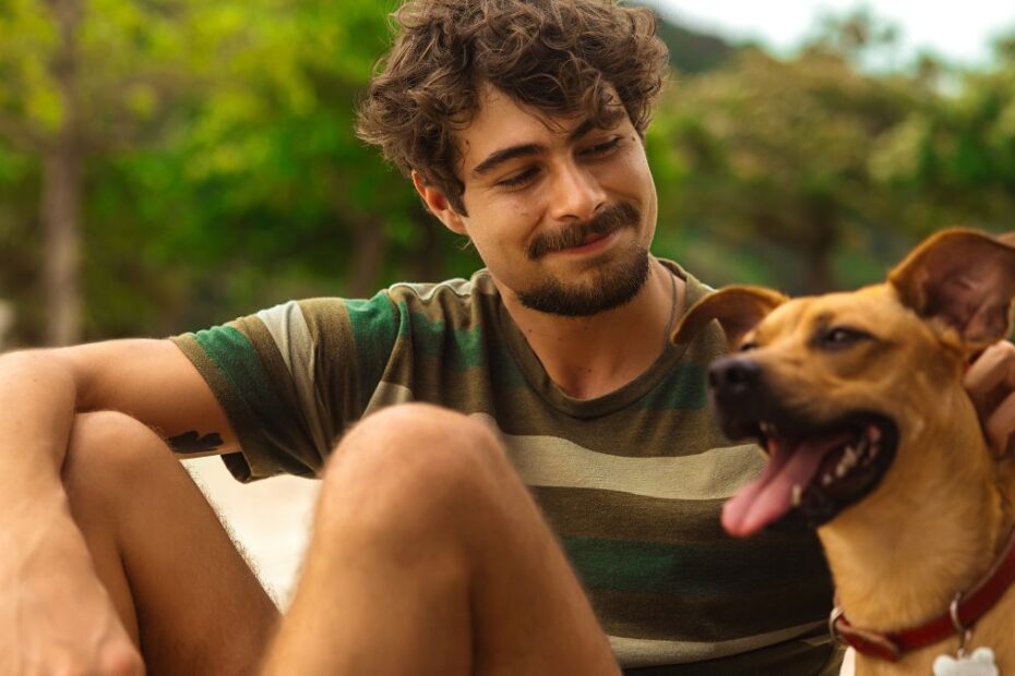 caramelo netflix główny bohater z psem