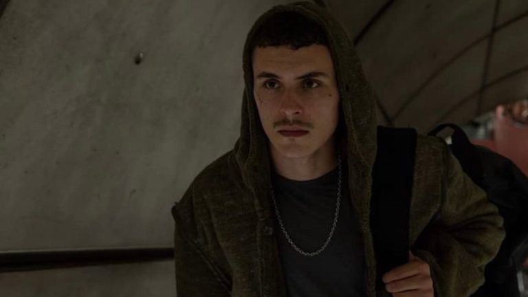niema cisza netflix główny bohater