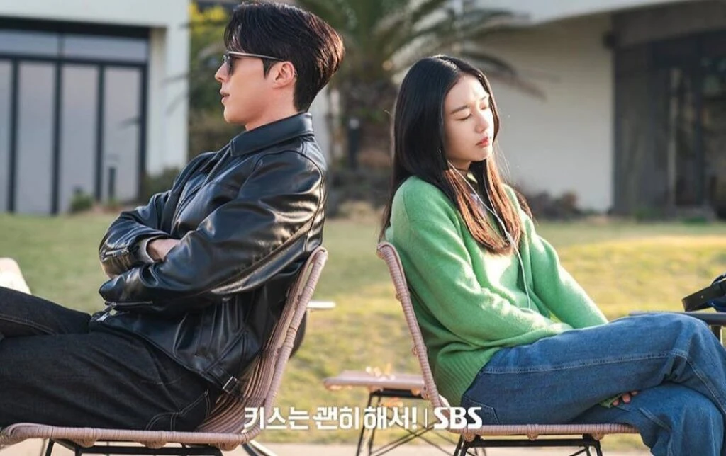 wybuchowy pocałunek serial netflix główna para