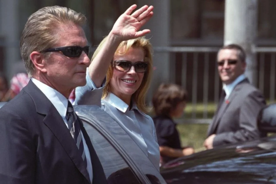 Strażnik, polityczny thriller z gwiazdorską obsadą na Netflixie, mimo że nie jest jedną z najnowszych premier, wciąż fascynuje widzów.