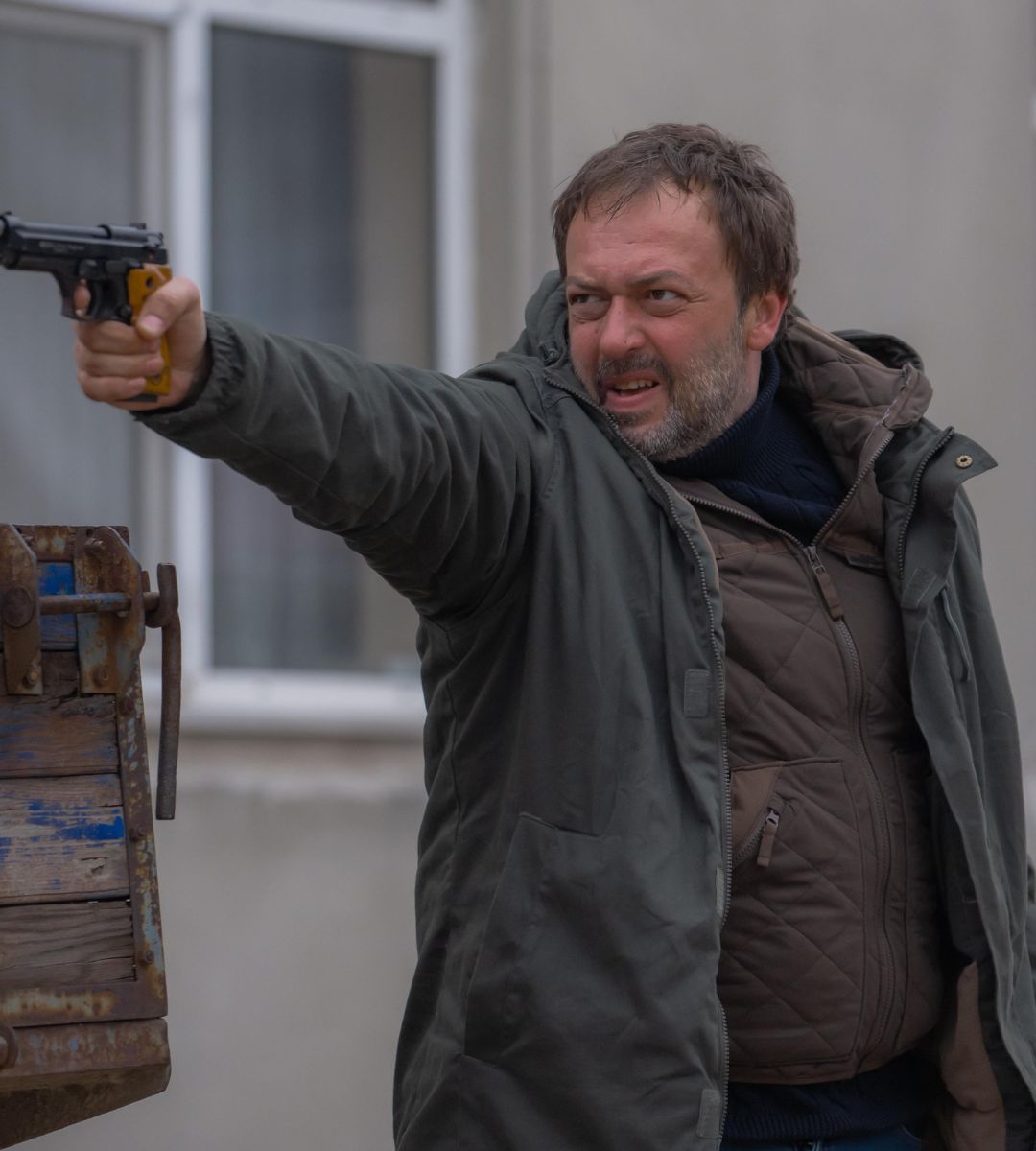 mieścina netflix serial główny bohater