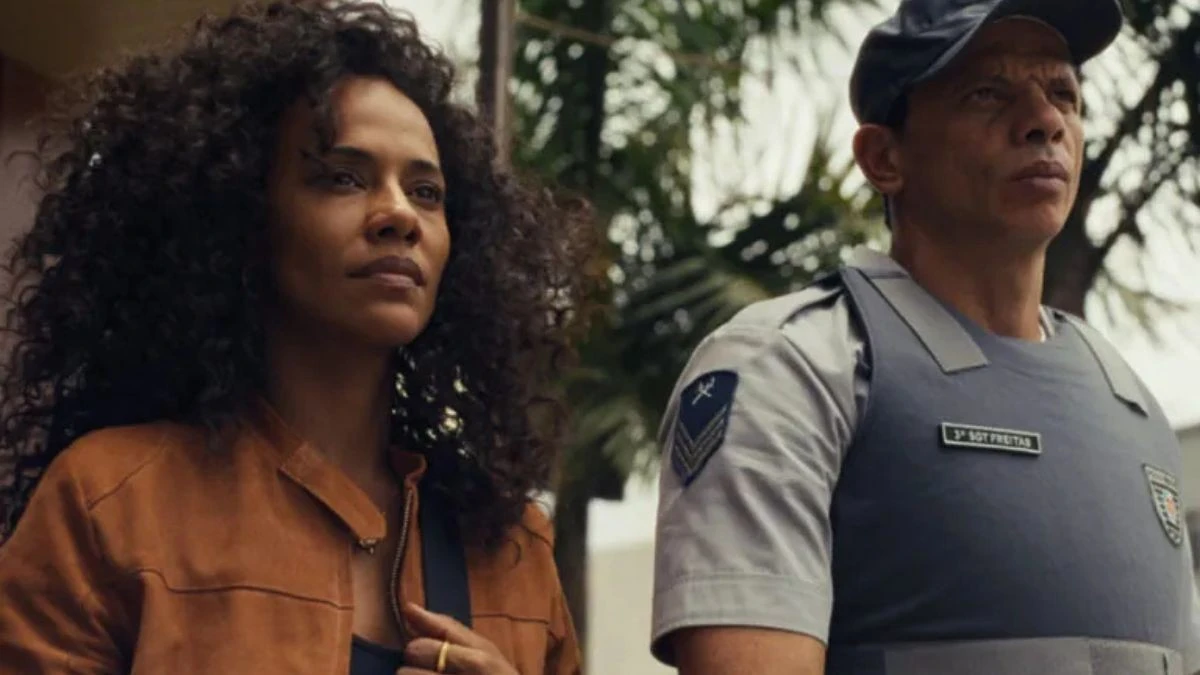 Naruna Costa jako Cristina i Ênio Sá Cavalcante jako Anselmo w filmie W mieście strachu