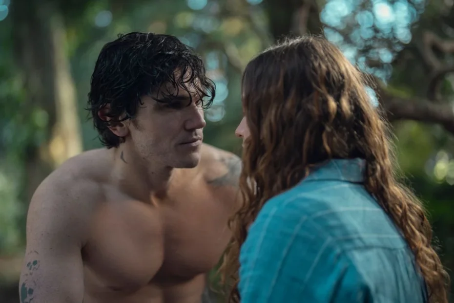 Kadr z miniserialu Niewybrani – Rosie w odizolowanej społeczności