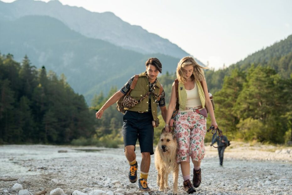 Jedz módl się szczekaj komedia netflix obsada