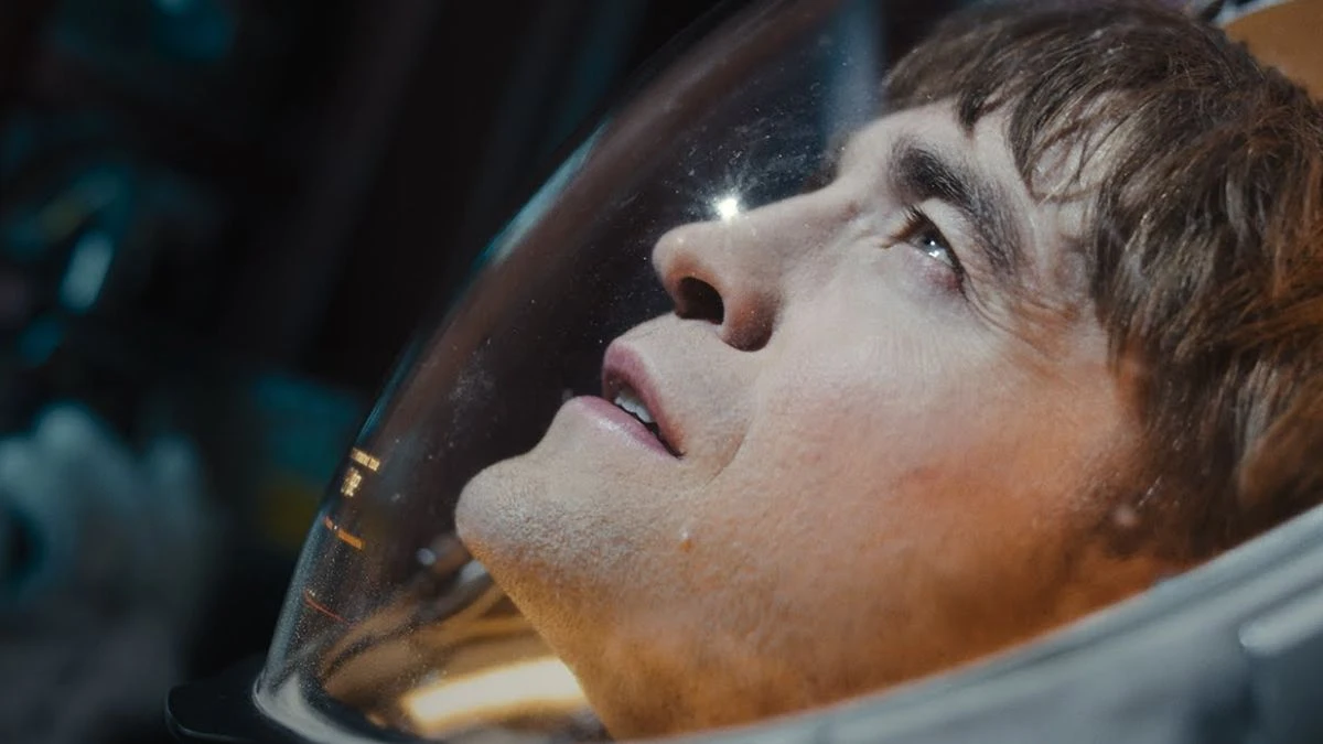 mickey 17 netflix film robert pattinson